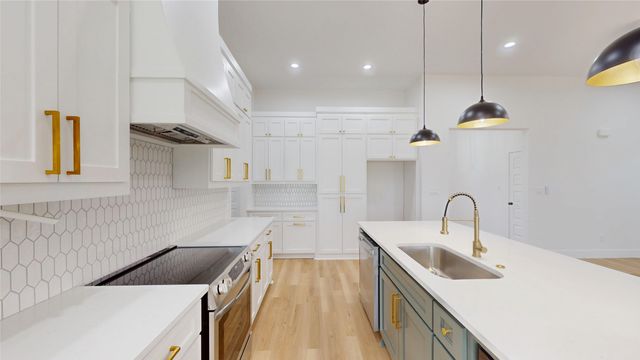 956 County Road 4108, Greenville, TX 75401