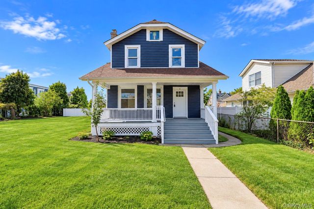 8 Burchell Boulevard, Bay Shore, NY 11706