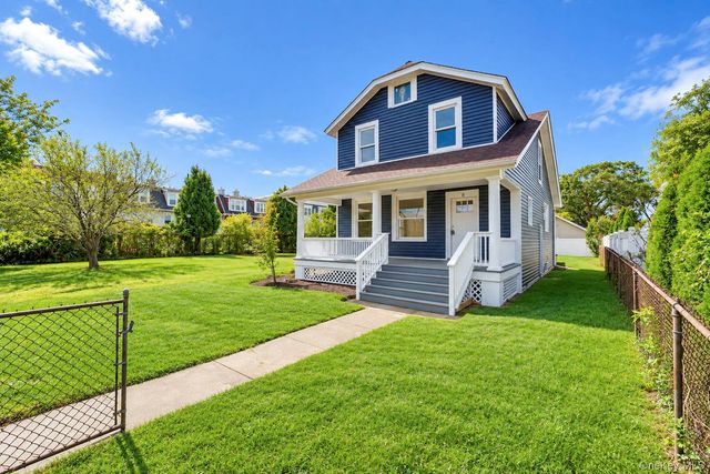 8 Burchell Boulevard, Bay Shore, NY 11706