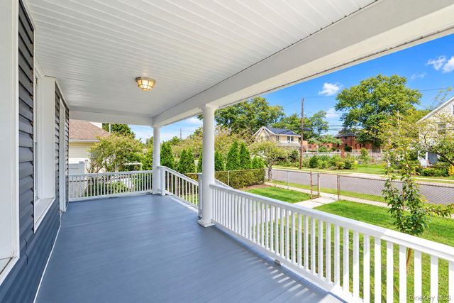 8 Burchell Boulevard, Bay Shore, NY 11706