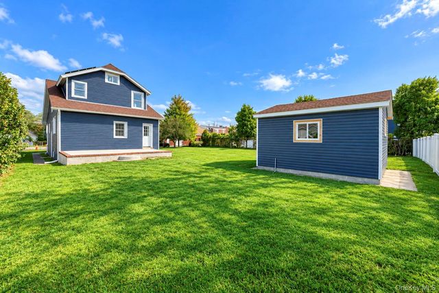 8 Burchell Boulevard, Bay Shore, NY 11706