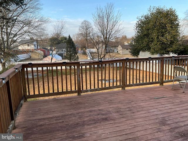 330 CROCE AVE, Gibbstown, NJ 08027