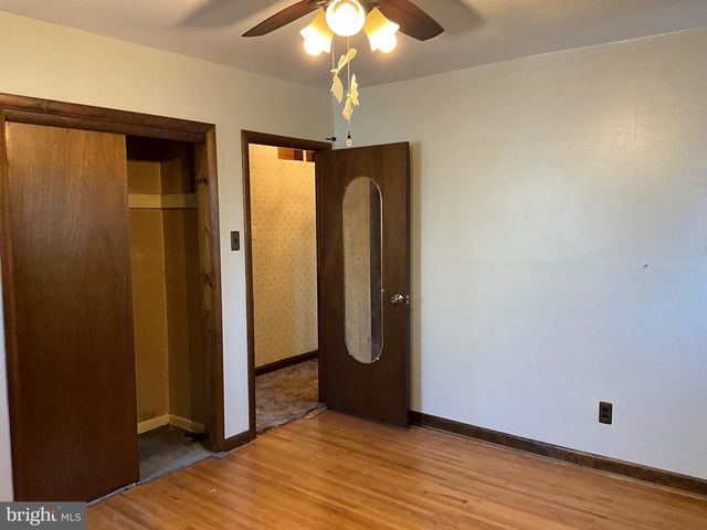 330 CROCE AVE, Gibbstown, NJ 08027