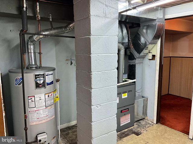 330 CROCE AVE, Gibbstown, NJ 08027