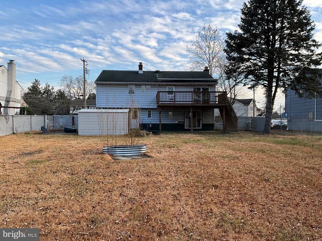 330 CROCE AVE, Gibbstown, NJ 08027