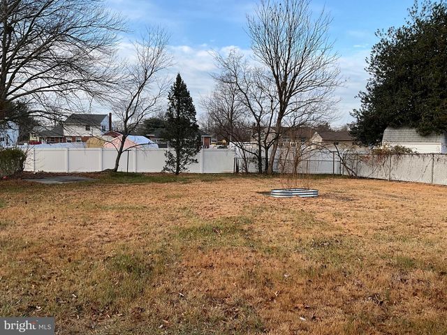 330 CROCE AVE, Gibbstown, NJ 08027