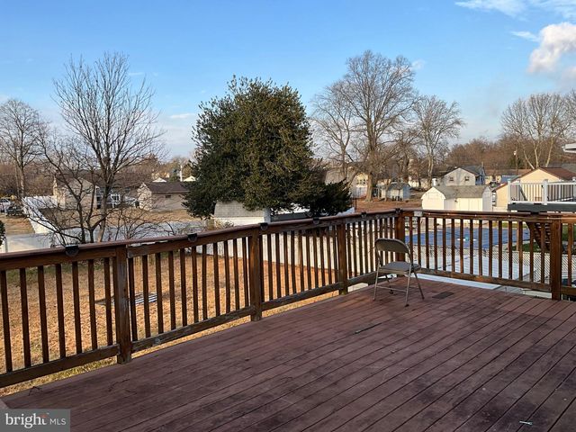 330 CROCE AVE, Gibbstown, NJ 08027