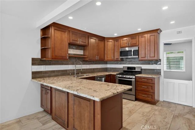 11 Redwood Tree, Irvine, CA 92612