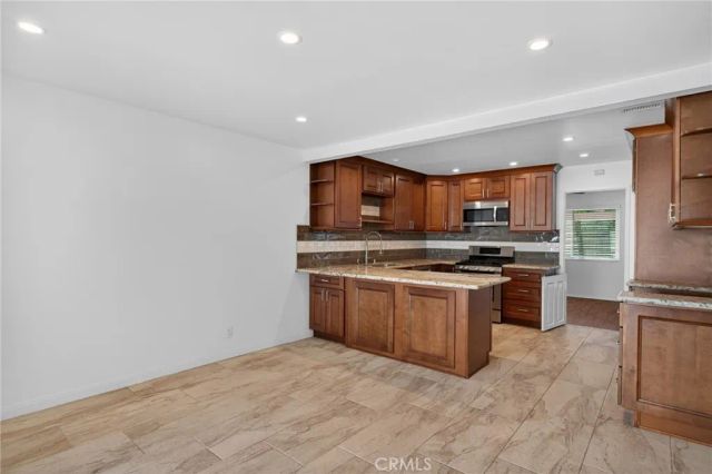 11 Redwood Tree, Irvine, CA 92612