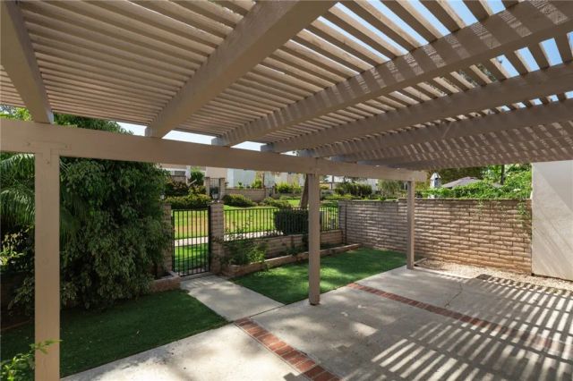 11 Redwood Tree, Irvine, CA 92612
