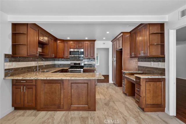 11 Redwood Tree, Irvine, CA 92612