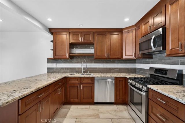 11 Redwood Tree, Irvine, CA 92612