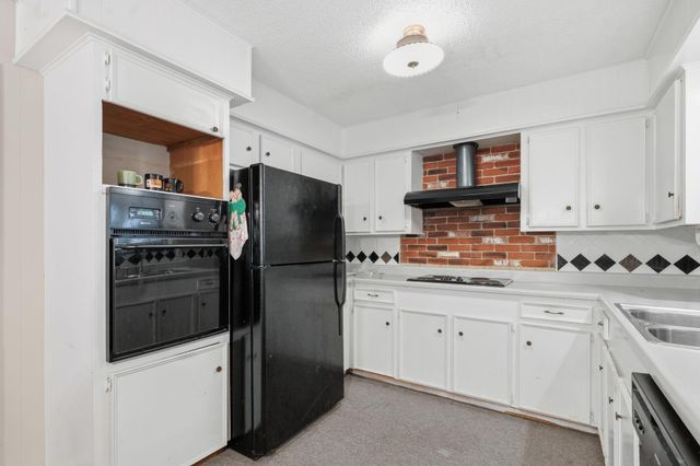 107 Montrose Circle, Conroe, TX 77301