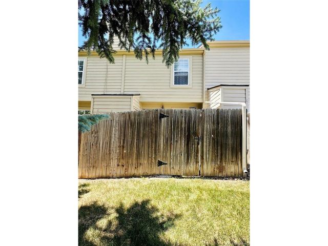 1650 S Ivory Cir D, Aurora, CO 80017