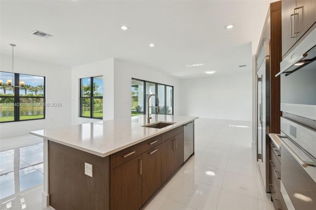 13075 Feathering Way, Palm Beach Gardens, FL 33412