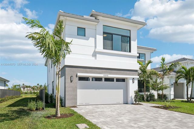 13075 Feathering Way, Palm Beach Gardens, FL 33412