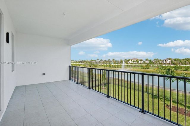 13075 Feathering Way, Palm Beach Gardens, FL 33412