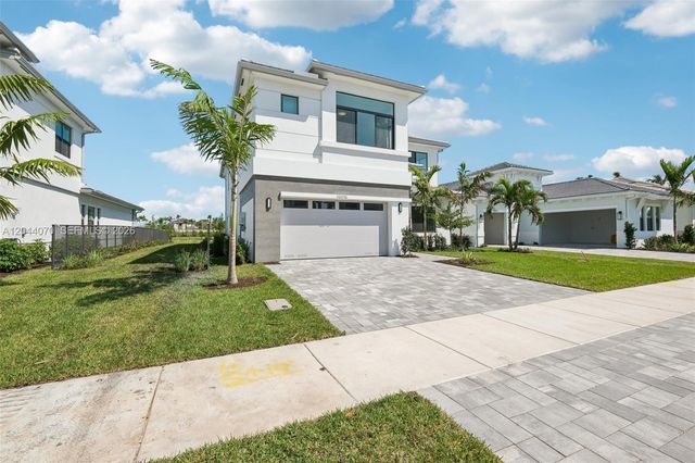 13075 Feathering Way, Palm Beach Gardens, FL 33412