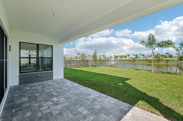 13075 Feathering Way, Palm Beach Gardens, FL 33412