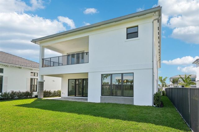 13075 Feathering Way, Palm Beach Gardens, FL 33412