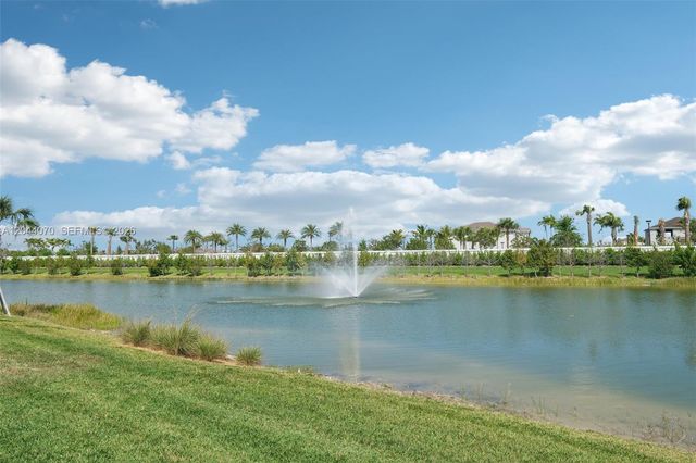 13075 Feathering Way, Palm Beach Gardens, FL 33412