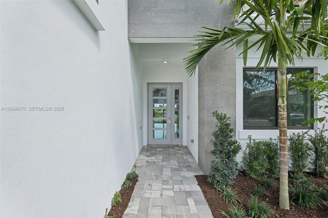 13075 Feathering Way, Palm Beach Gardens, FL 33412