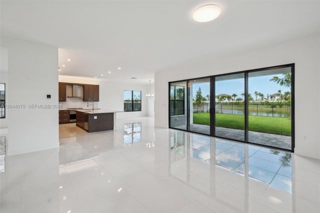 13075 Feathering Way, Palm Beach Gardens, FL 33412