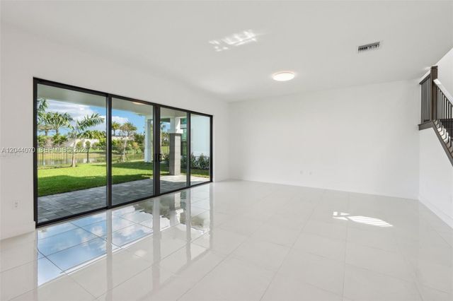 13075 Feathering Way, Palm Beach Gardens, FL 33412