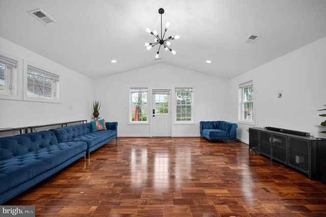 7909 ASHTON ST, Alexandria, VA 22309
