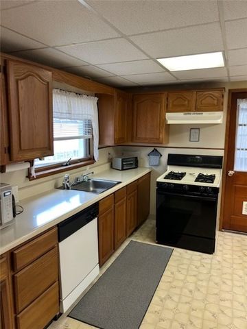 6 Redwood Drive, Narragansett, RI 02882