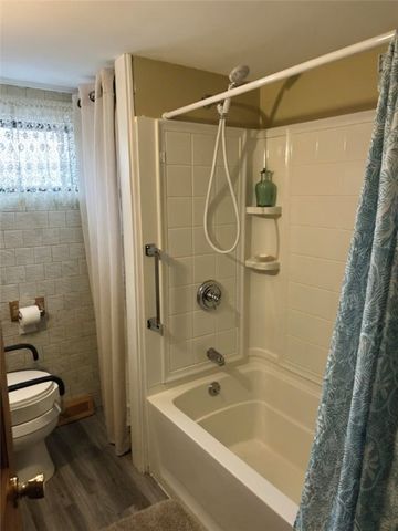 6 Redwood Drive, Narragansett, RI 02882