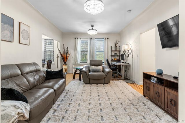 43 Calton Road 2K, New Rochelle, NY 10804
