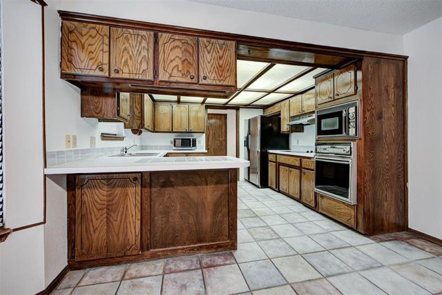 2313 SW 101st Street, Oklahoma City, OK 73159