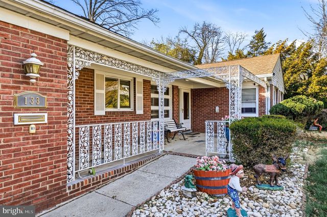 133 CORNWALL AVE, Trenton, NJ 08618