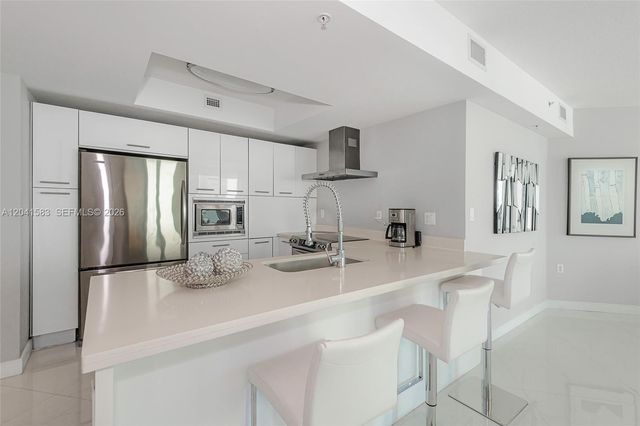 200 Sunny Isles Boulevard 21204, Sunny Isles Beach, FL 33160