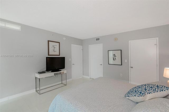 200 Sunny Isles Boulevard 21204, Sunny Isles Beach, FL 33160
