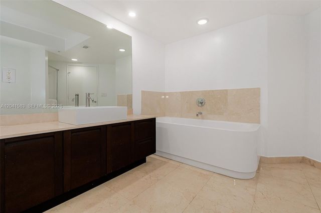 200 Sunny Isles Boulevard 21204, Sunny Isles Beach, FL 33160