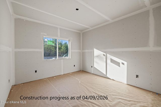 7741 E Howard Rd, Athol, ID 83801