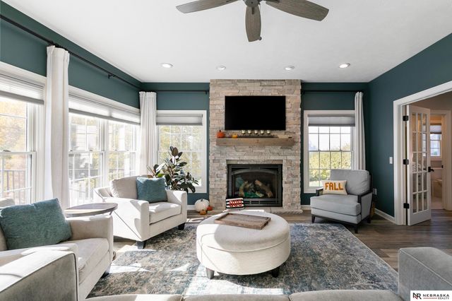 7907 Nob Hill Road, Lincoln, NE 68516