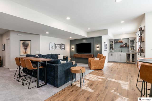 7907 Nob Hill Road, Lincoln, NE 68516