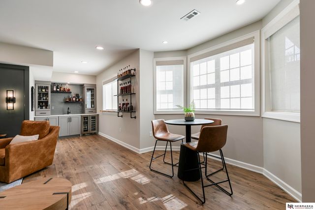 7907 Nob Hill Road, Lincoln, NE 68516