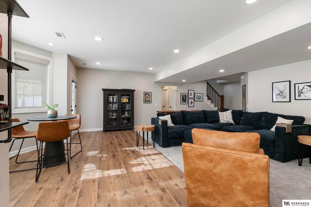 7907 Nob Hill Road, Lincoln, NE 68516