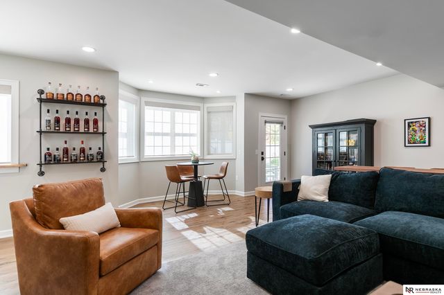 7907 Nob Hill Road, Lincoln, NE 68516