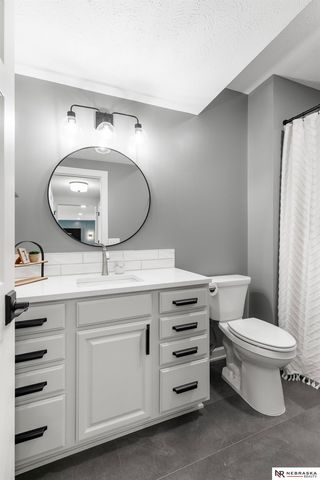 7907 Nob Hill Road, Lincoln, NE 68516