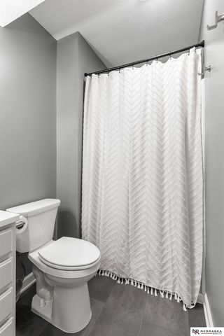 7907 Nob Hill Road, Lincoln, NE 68516