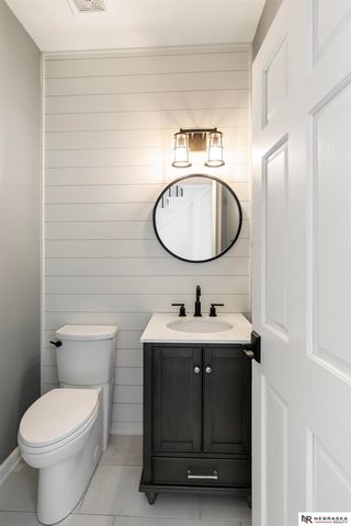 7907 Nob Hill Road, Lincoln, NE 68516