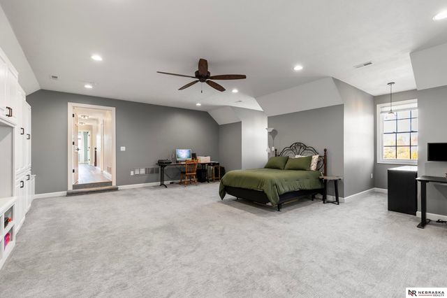 7907 Nob Hill Road, Lincoln, NE 68516