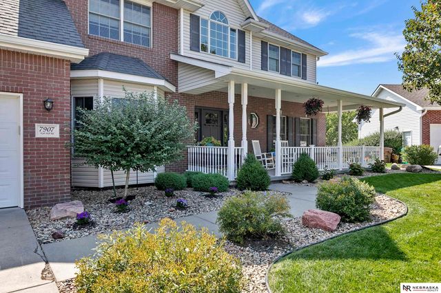 7907 Nob Hill Road, Lincoln, NE 68516