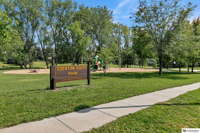 7907 Nob Hill Road, Lincoln, NE 68516