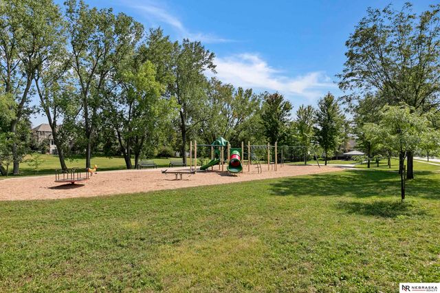 7907 Nob Hill Road, Lincoln, NE 68516